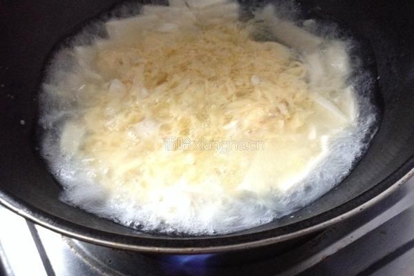 鸭蛋豆腐羹的做法图解3