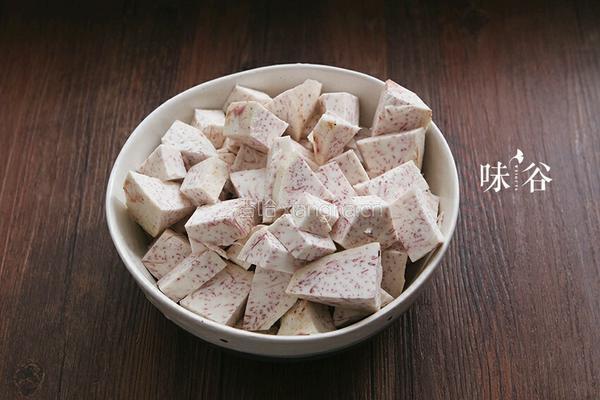 红豆芋头糖水的做法图解3