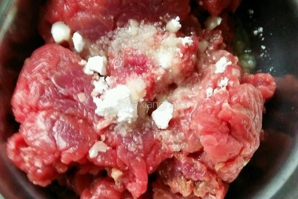 油菜炒肉片的做法图解3