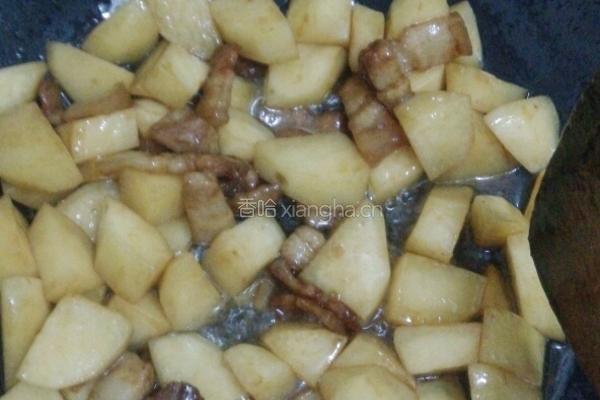 家常土豆烧肉的做法图解3