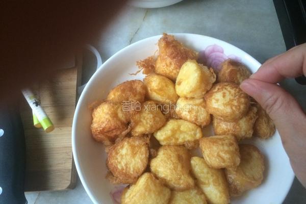 青椒烩鸡蛋豆腐的做法图解3
