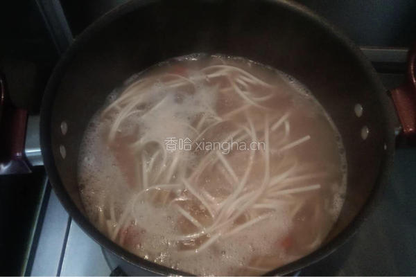 猪骨汤面的做法图解4