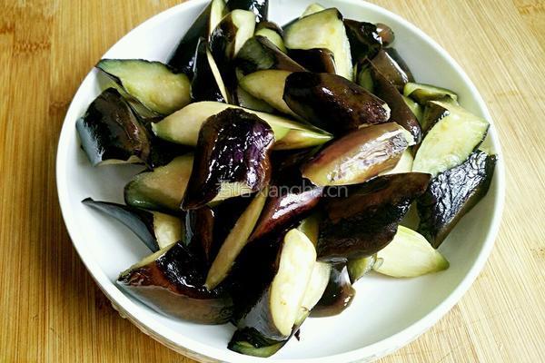 豆瓣烧茄子的做法图解5