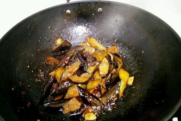 豆瓣烧茄子的做法图解7