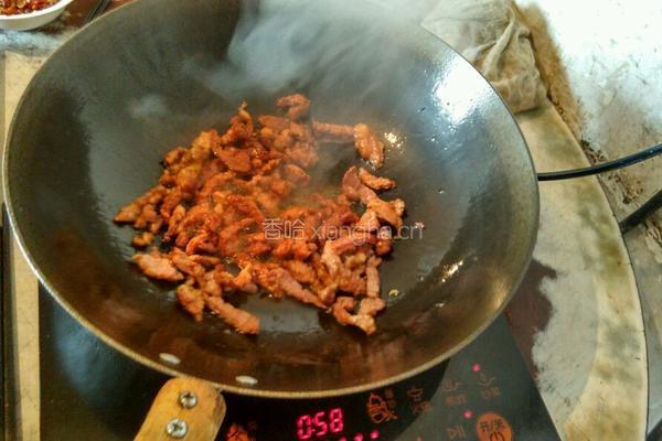 莲花白炒肉的做法图解2