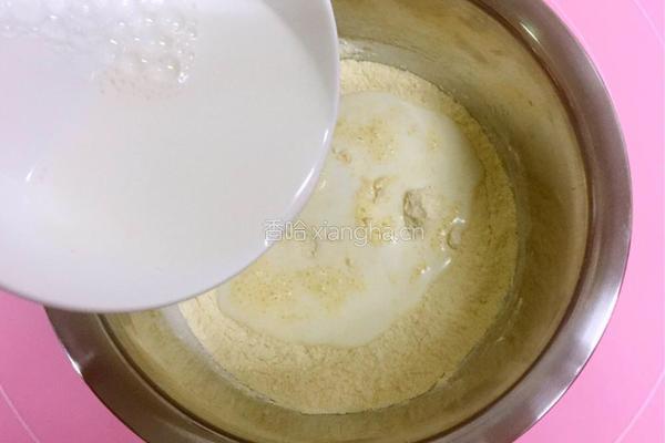 牛奶鸡蛋玉米饼的做法图解3