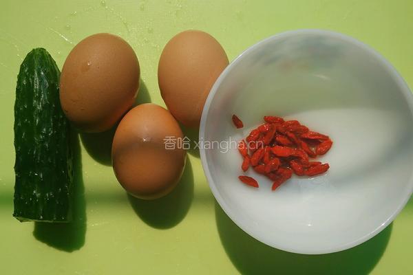 黄瓜丝炒蛋的做法图解1