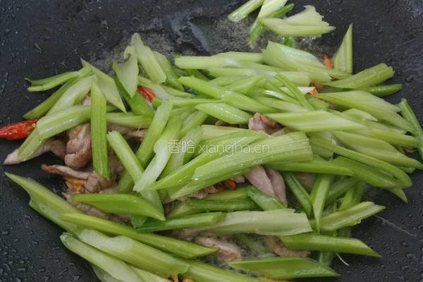 芹菜炒粉的做法图解9