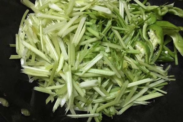 芹菜肉丝的做法图解5
