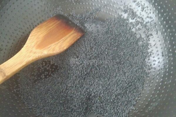 芝麻花生蜜糖的做法图解3