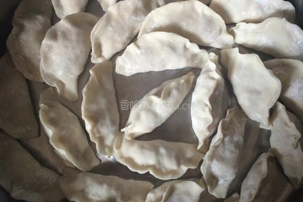 笋子木耳猪肉饺子的做法图解8