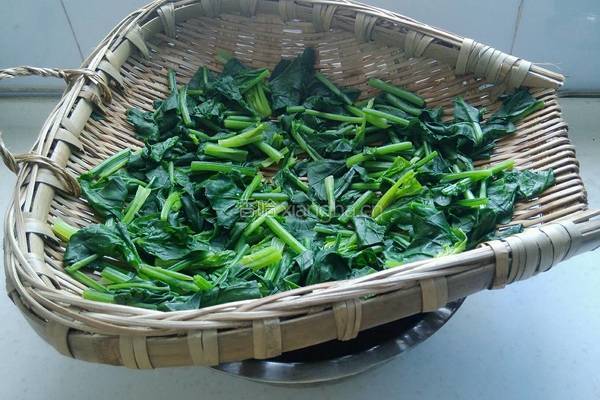凉拌菠菜的做法图解9