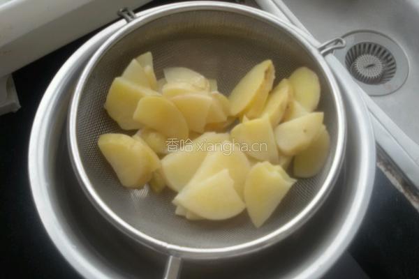 奶香土豆饼的做法图解1