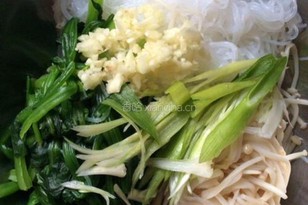 金针菇粉丝拌菠菜的做法图解6