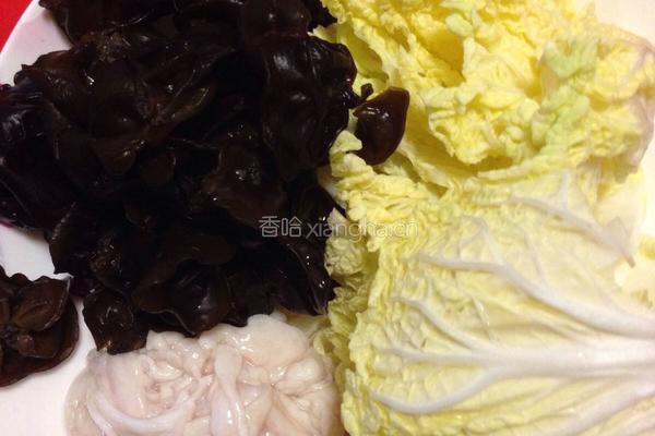木耳娃娃菜汤的做法图解1