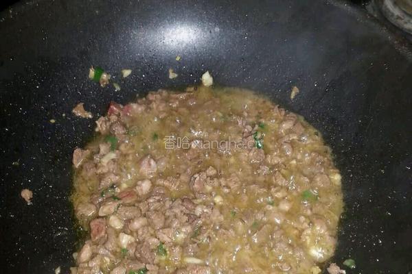 黄瓜牛肉丁的做法图解5