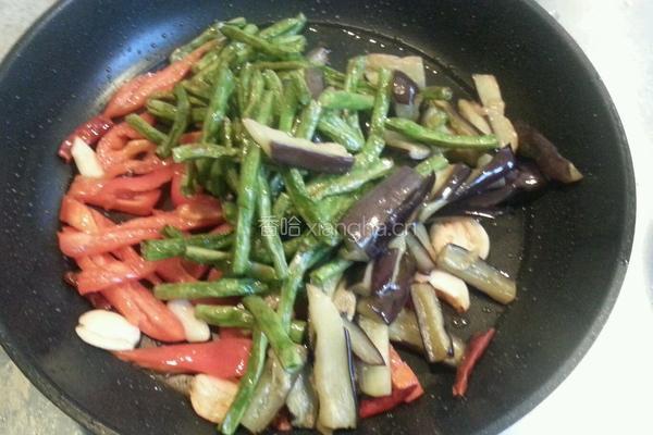 茄子烧豆角的做法图解12