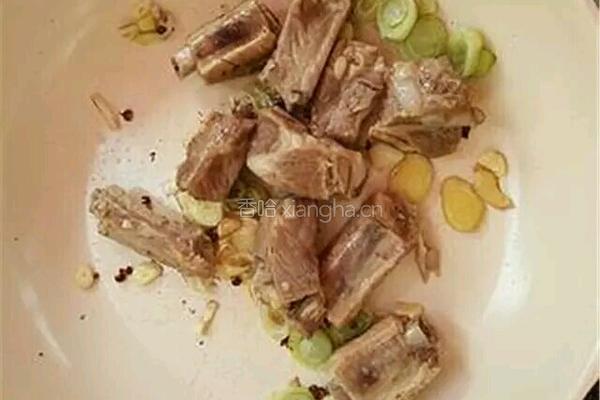 双椒炒排骨的做法图解6