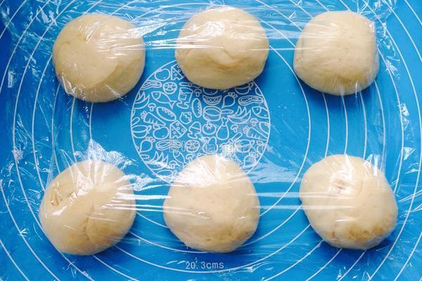 豆沙面包圈的做法图解5
