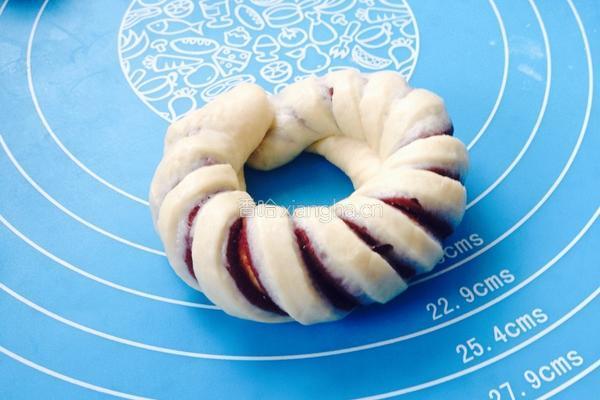 豆沙面包圈的做法图解11