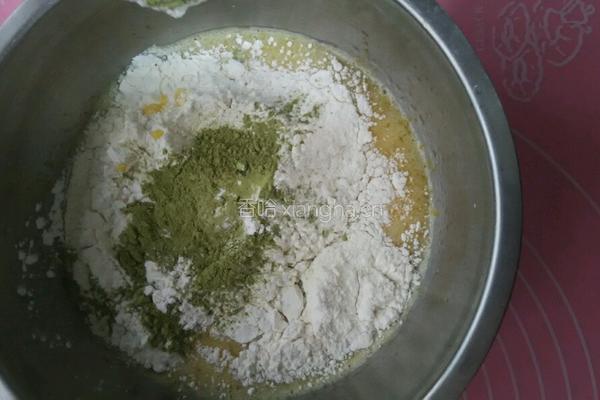 抹茶戚风蛋糕的做法图解3