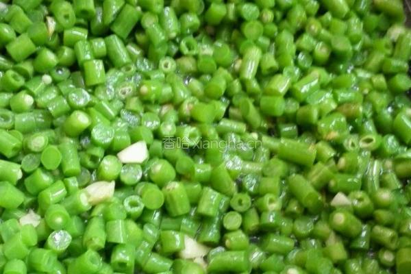 蒜末炒豆角的做法图解4