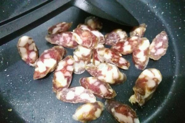 荷兰豆炒腊肠的做法图解4