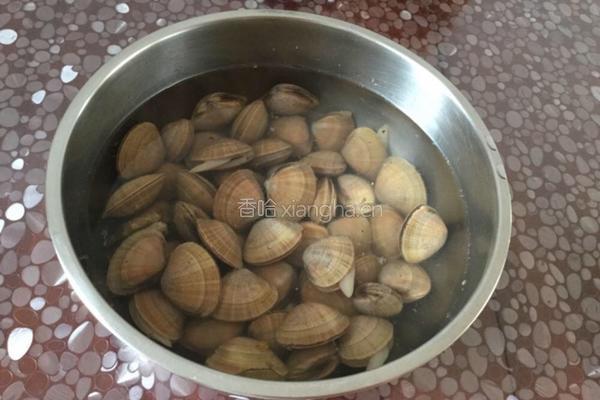 蒜泥菠菜拌沙蚬子肉的做法图解1