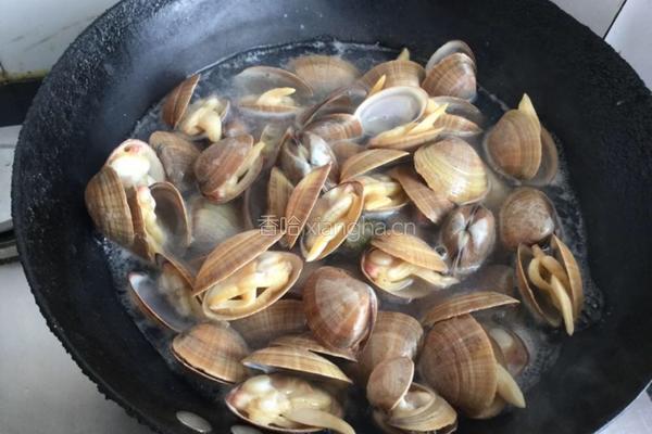 蒜泥菠菜拌沙蚬子肉的做法图解3