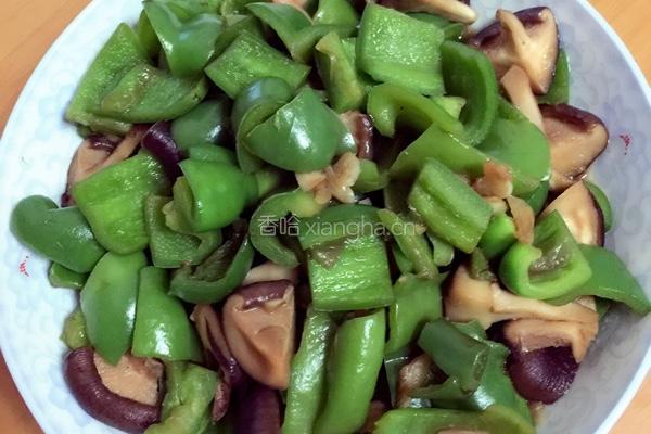 青椒炒香菇
