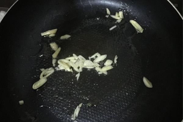 青椒炒香菇的做法图解5