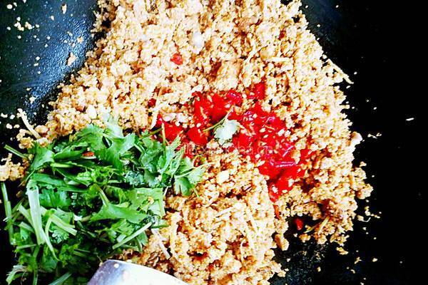 鱼籽炒香菜的做法图解5