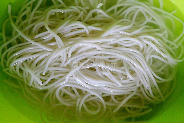 卤味汤粉的做法图解1