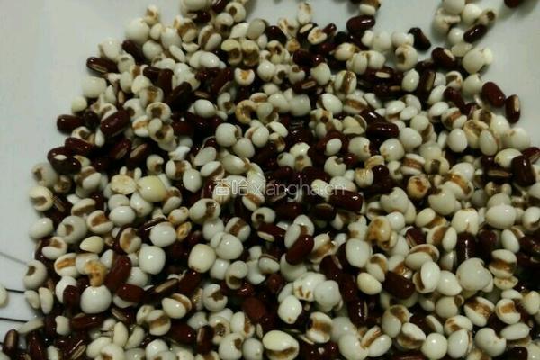 红豆薏米粥的做法图解2
