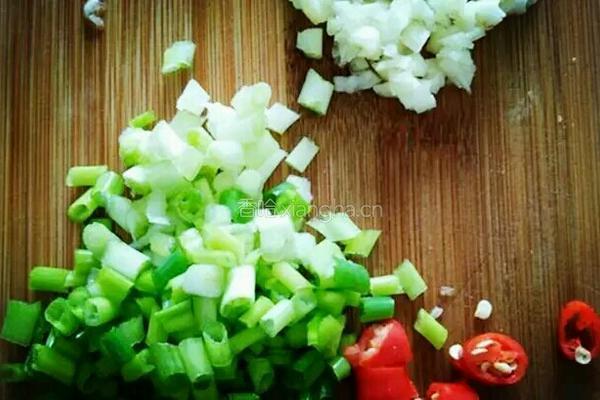 油闷金针菇的做法图解2
