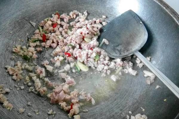橄榄菜四季豆的做法图解5