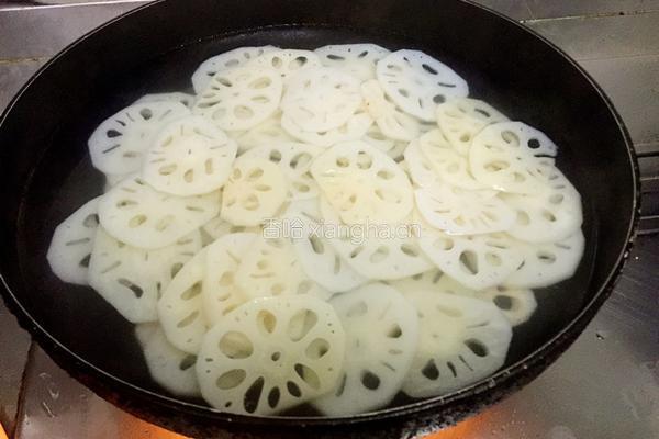 凉拌藕片的做法图解3