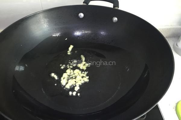 青椒炒水面筋的做法图解6