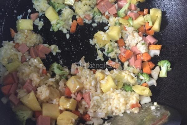 菠萝炒饭的做法图解6