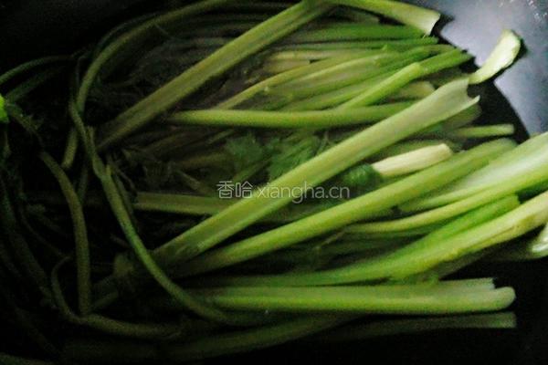 猪肉芹菜蒸饺的做法图解3