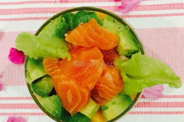 香芒三文鱼牛油果兔兔杯的做法图解6