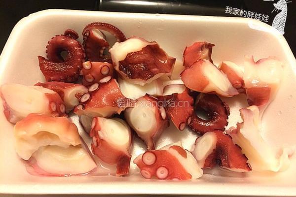 蒜香杏鲍菇章鱼的做法图解2