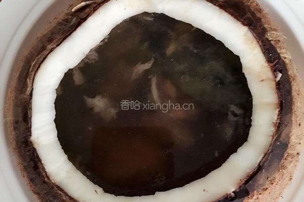 原只椰子炖塘鲺的做法图解3