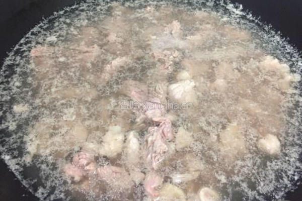 西红柿炖牛腩的做法图解3