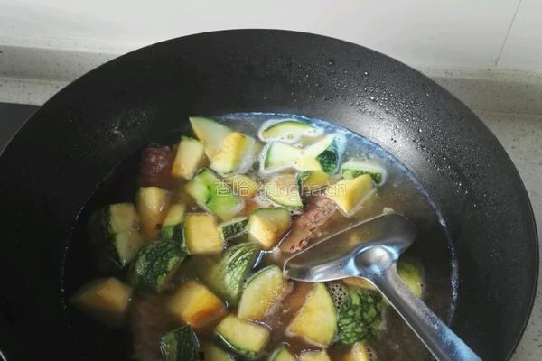 皮皮虾炖蒲瓜的做法图解5