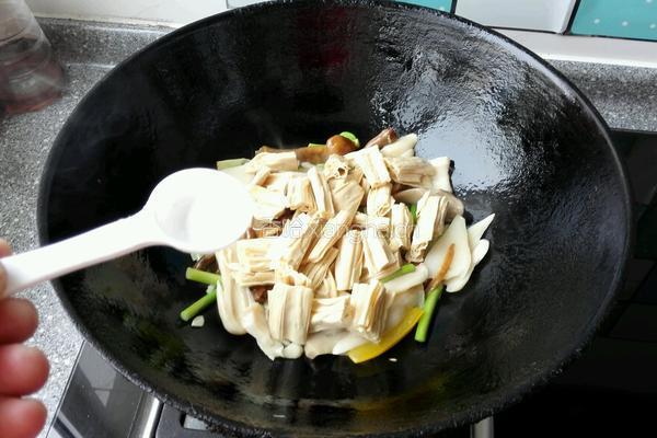 蚝油腐竹素食菌的做法图解5