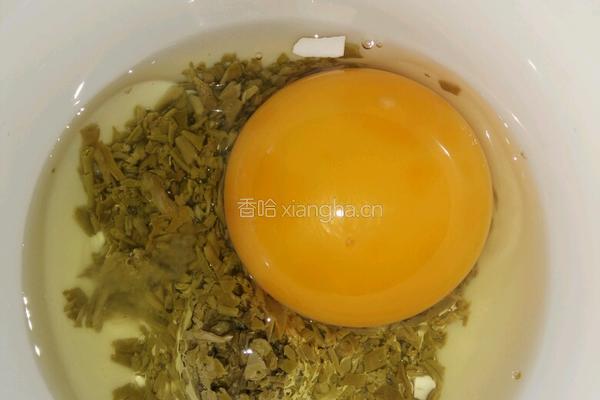 大白芽煎鸡蛋的做法图解3
