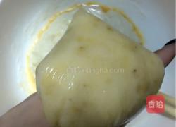 香蕉牛奶鸡蛋饼的做法图解2