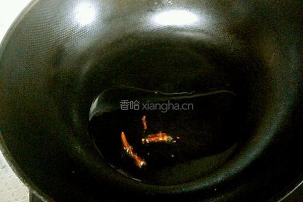 海鲜菇炒胡萝卜的做法图解3