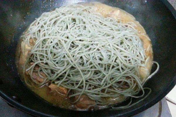 鸭腿绿豆面的做法图解7